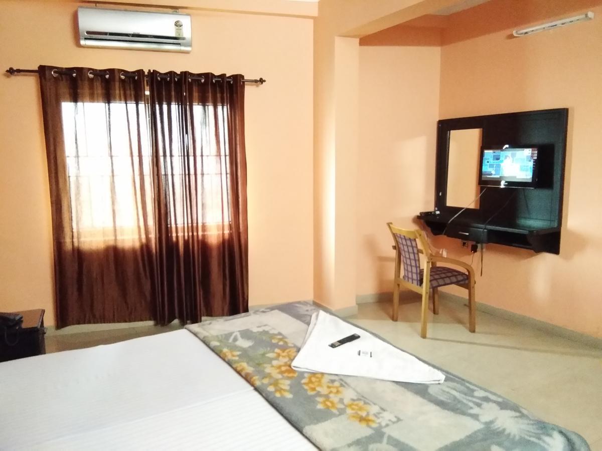 Hôtel A.R.Residency à Kunnamangalam Extérieur photo