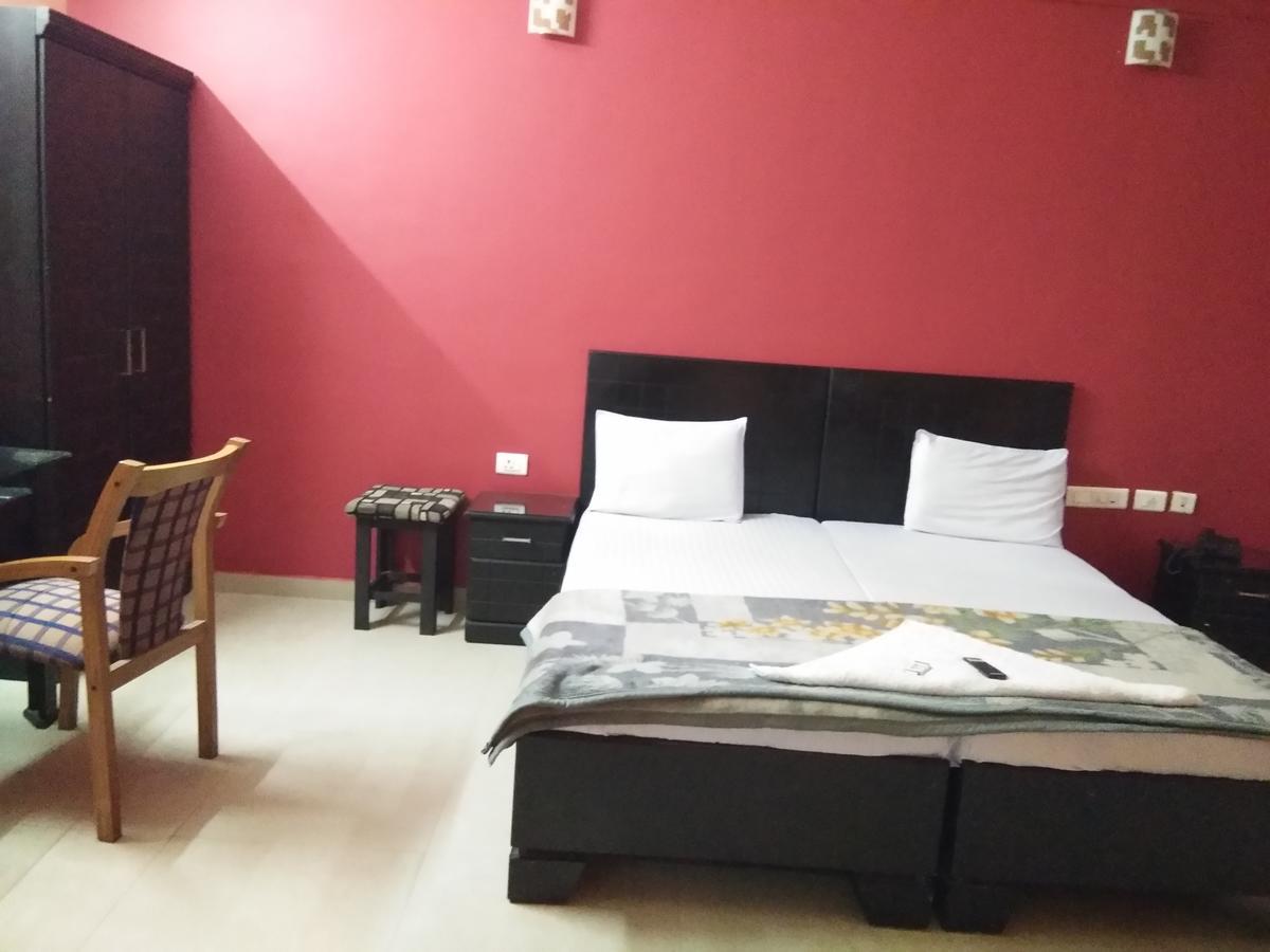 Hôtel A.R.Residency à Kunnamangalam Extérieur photo