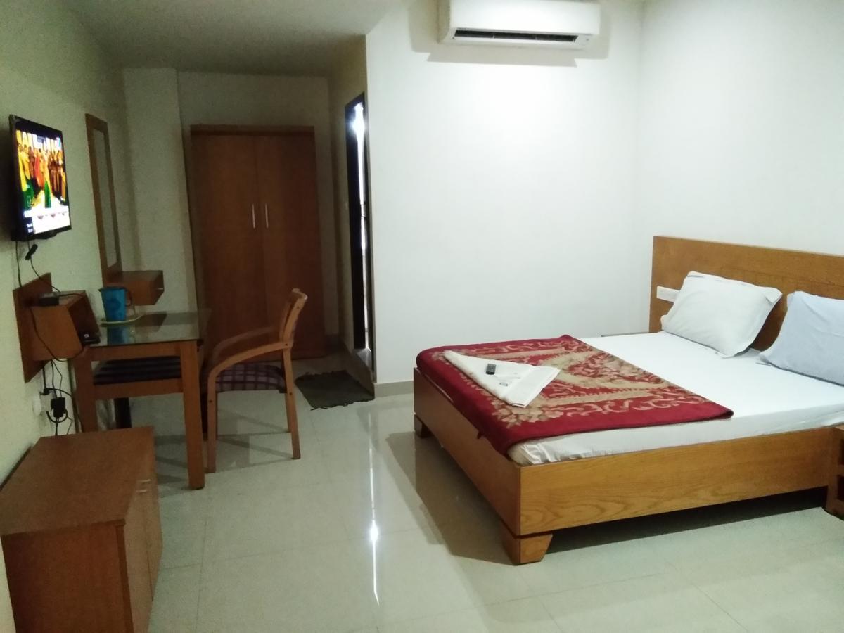 Hôtel A.R.Residency à Kunnamangalam Extérieur photo